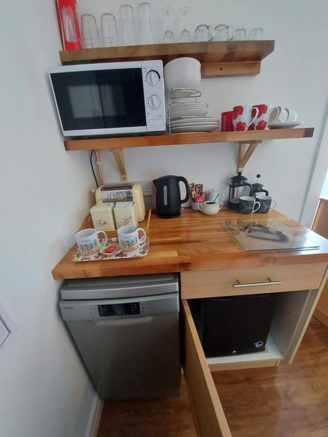Stunning Countryside Views & Private Balcony! Cozy Room, 3 Miles To Lyme Regis - Free Parking & Wifi Axminster Kültér fotó