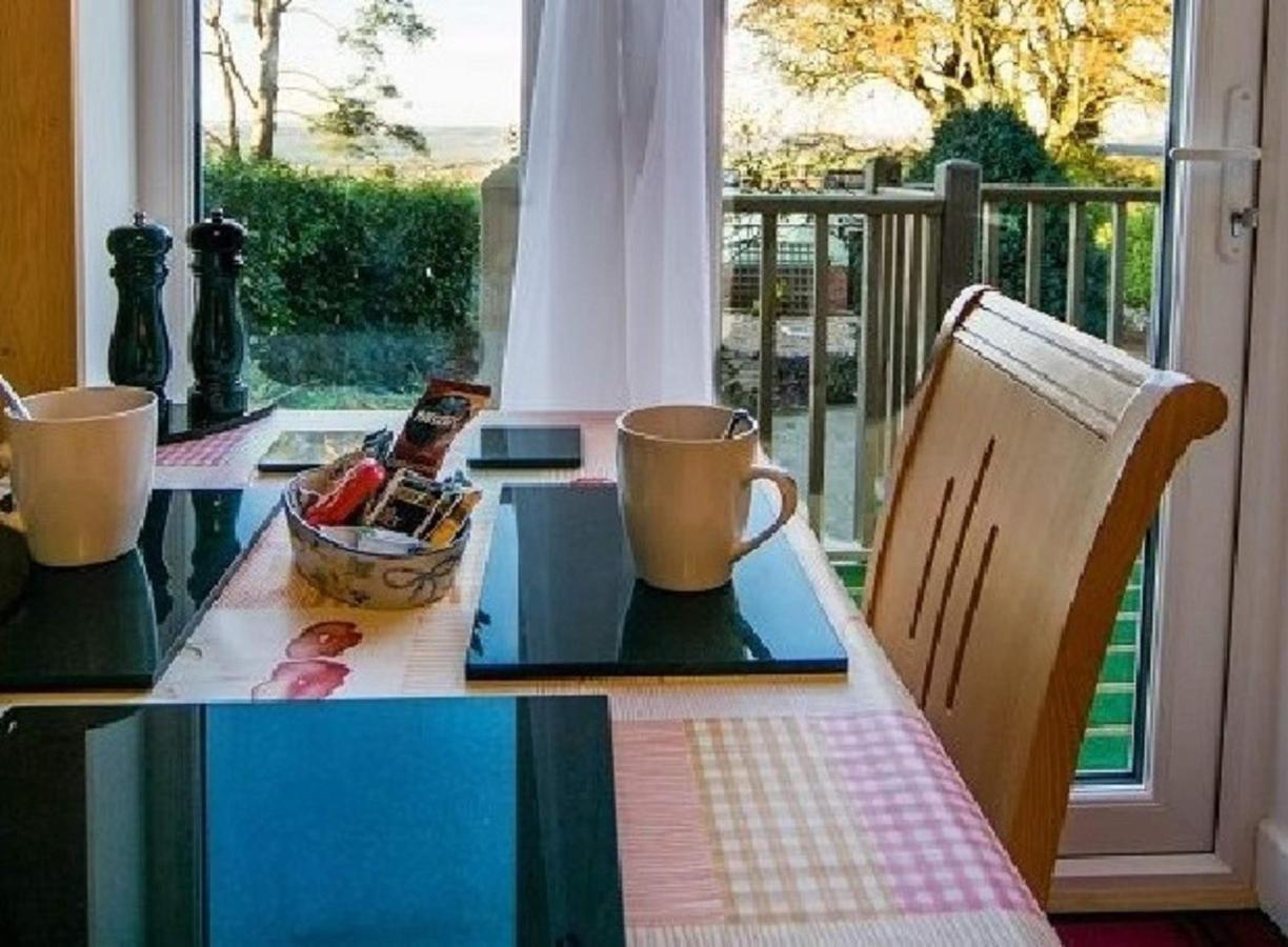 Stunning Countryside Views & Private Balcony! Cozy Room, 3 Miles To Lyme Regis - Free Parking & Wifi Axminster Kültér fotó
